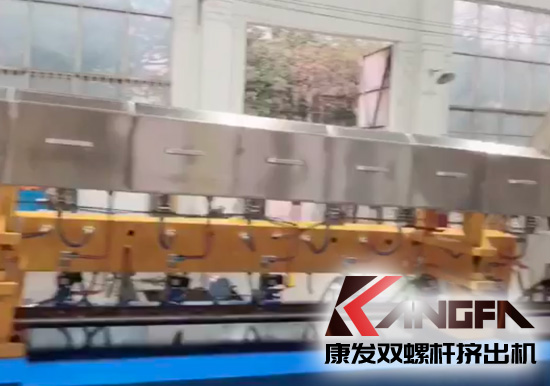 又見發(fā)貨時！JSH系列康發(fā)標準化雙螺桿擠出機有條不紊發(fā)貨中......