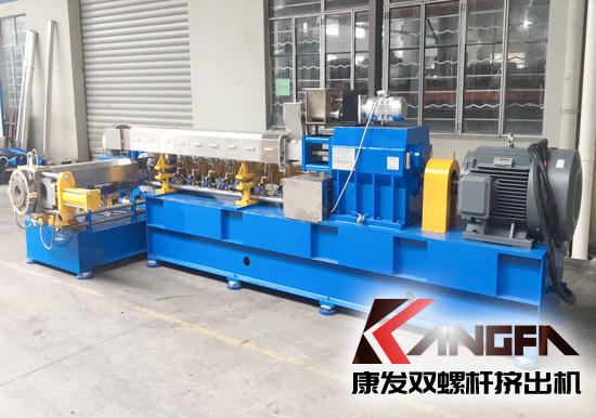 浙江客戶因業(yè)務發(fā)展需求，車間連續(xù)生產(chǎn)超十五年SJSH系列雙螺桿混煉擠出機老設備更換記！