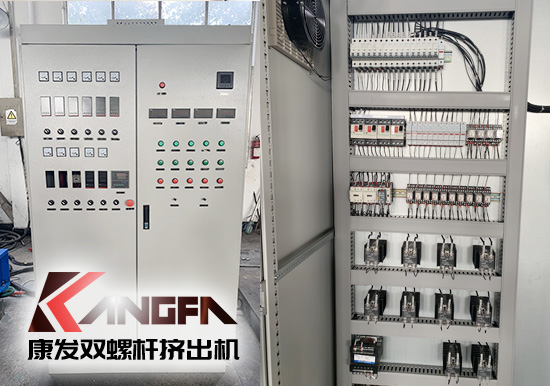 新一代65B型康發(fā)JSH標(biāo)準(zhǔn)化全新雙螺桿擠出造粒機(jī)組系列、品質(zhì)控制柜、真空系統(tǒng)等展示