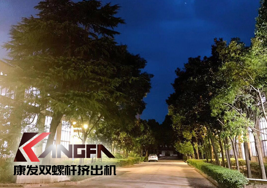 花園式廠區(qū)、綠樹成蔭、鳥語花香。原來的廠區(qū)的夜景是如此的美麗！
