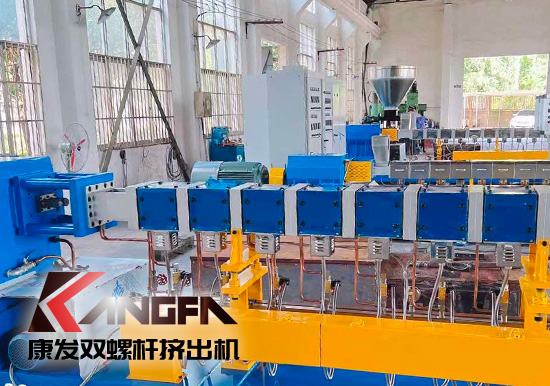 從輸送機(jī)理、工藝及配方、螺桿組合、混煉塑化能力及應(yīng)用等方面具體比較單、雙螺桿造粒機(jī)區(qū)別