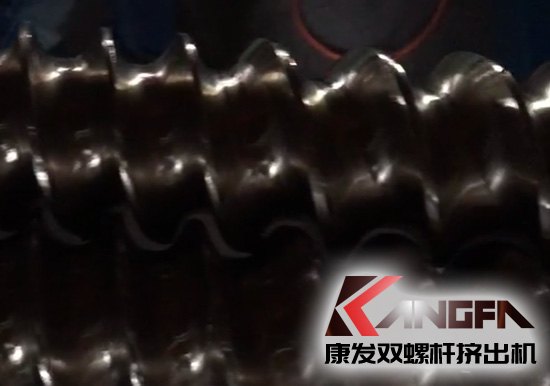 康發(fā)雙螺桿擠出機(jī)螺桿優(yōu)異的自潔性能視頻展示，同時具備優(yōu)異的混合性能