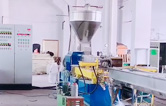 熔噴料雙螺桿擠出造粒機組設備視頻，日產量可達800萬只口罩用原料，熔脂可達1400-1600